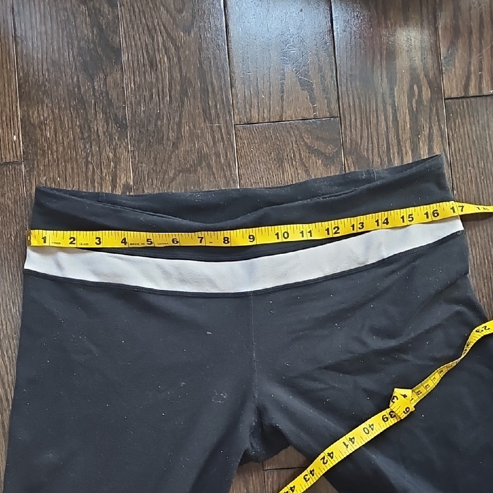 lululemon athletica Black and White Flare Leggings - Picture 4 of 6